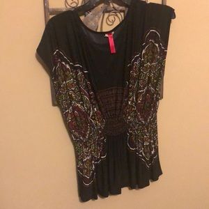 Cinch waist patterned top